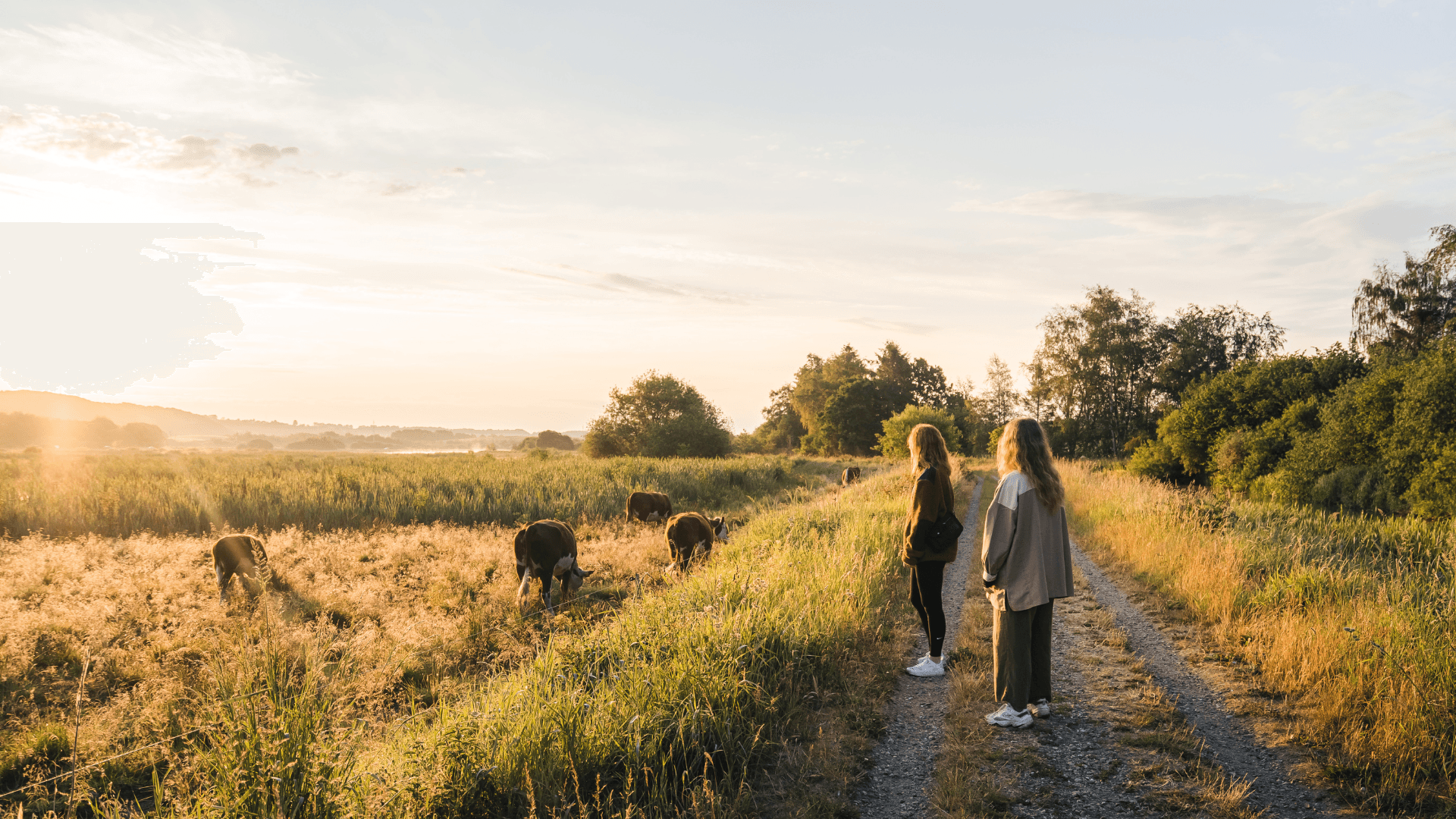 Girls on a trip in Vejle Ådal