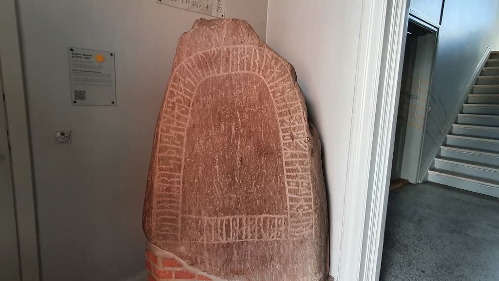 Hobro Runestone