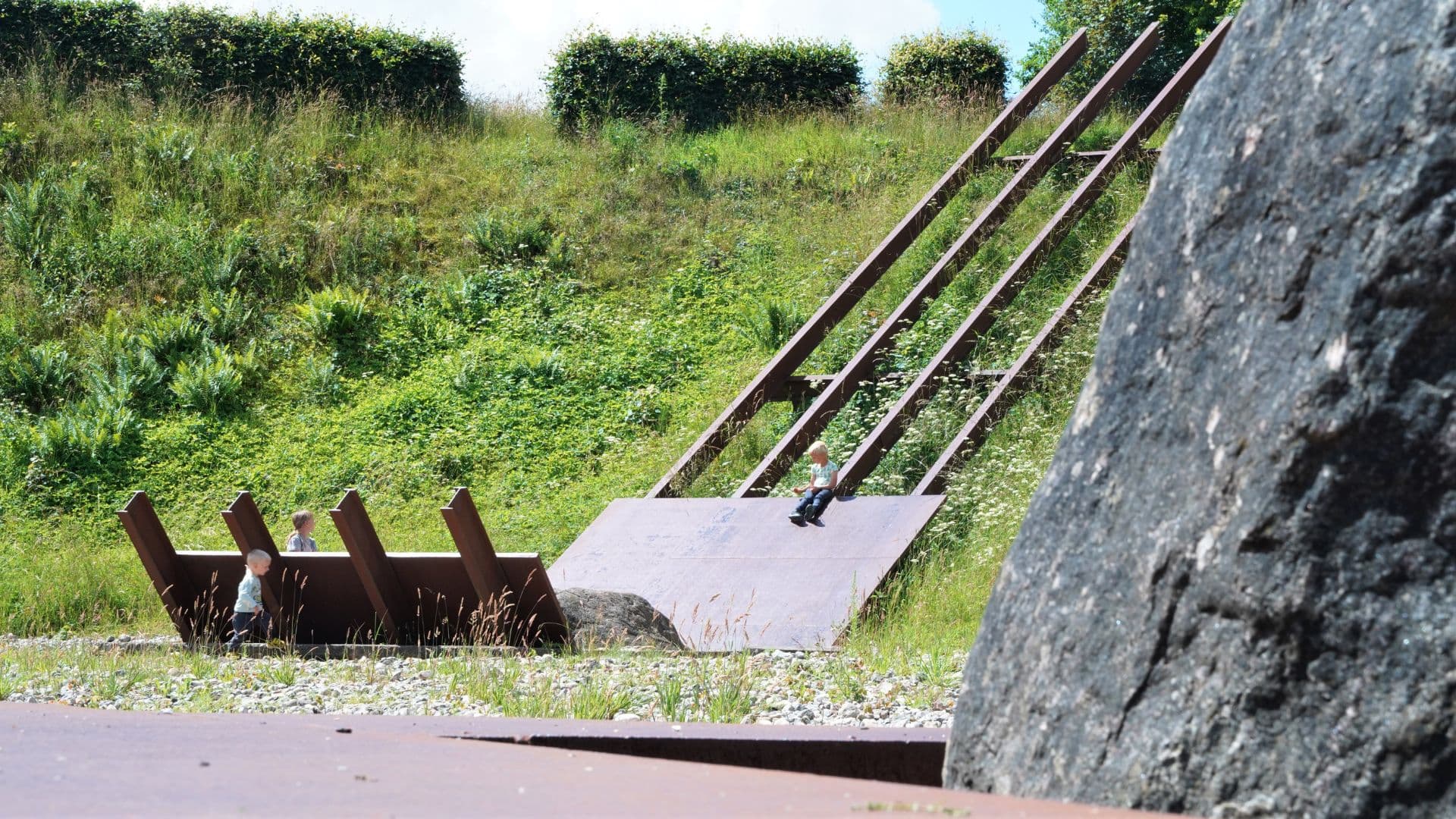 Tørskind Gravel Pit: Landscape Sculpture by Robert Jacobsen - Jean Clareboudt