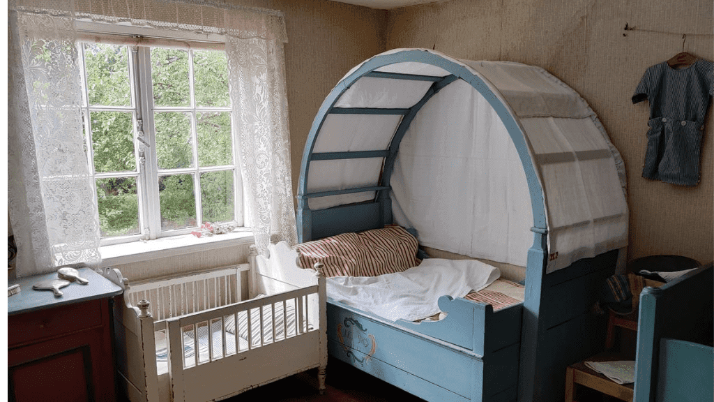 Jacob Michelsen's Farm House - old historic beds